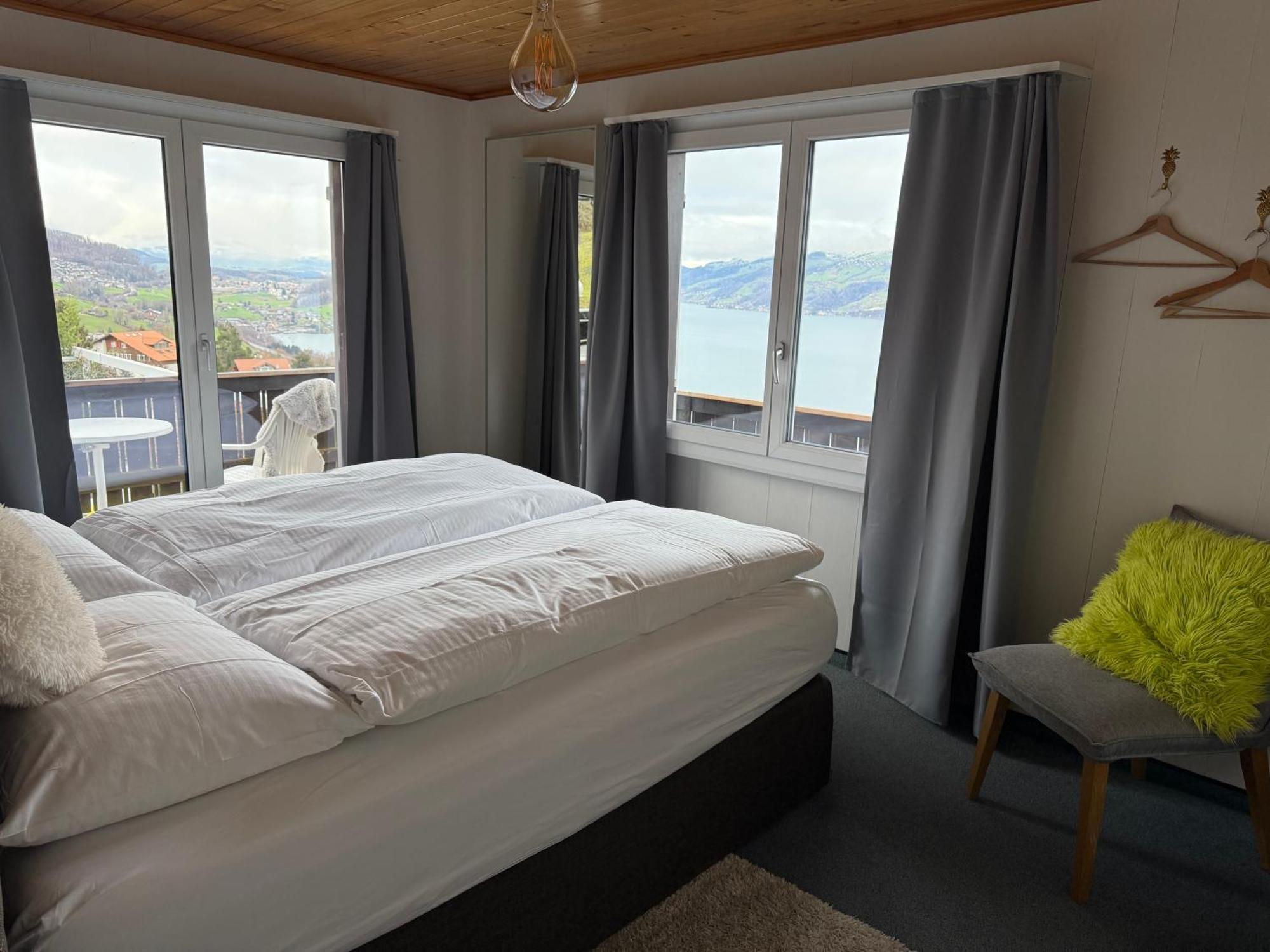 Eva'S Seeblick Krattigen Chambre photo