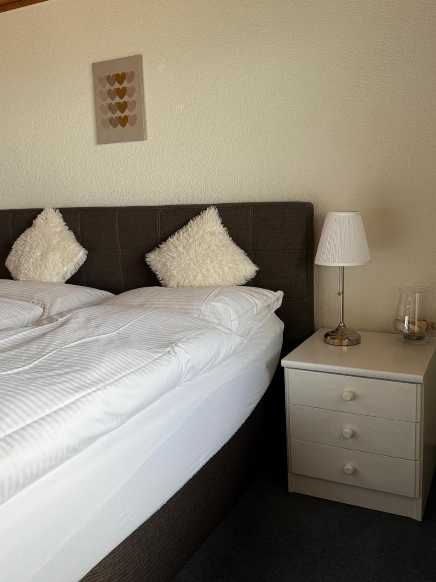 Eva'S Seeblick Krattigen Chambre photo