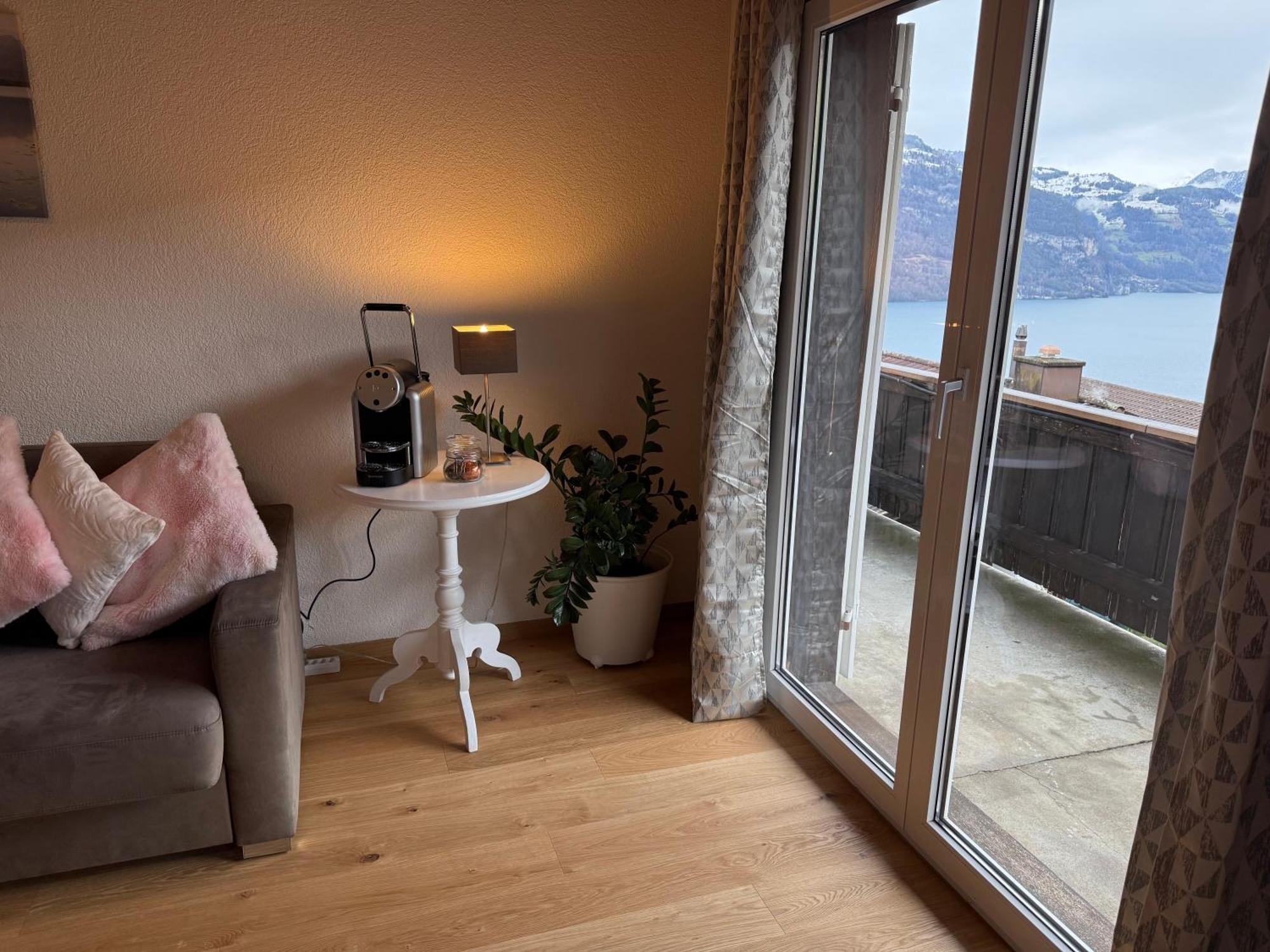 Eva'S Seeblick Krattigen Chambre photo